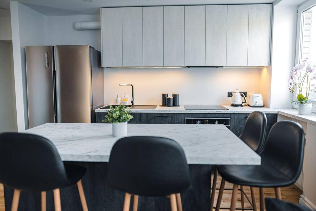 New Luxury 3Br Apartment In Old Town, Free Parking Haapsalu Exteriér fotografie